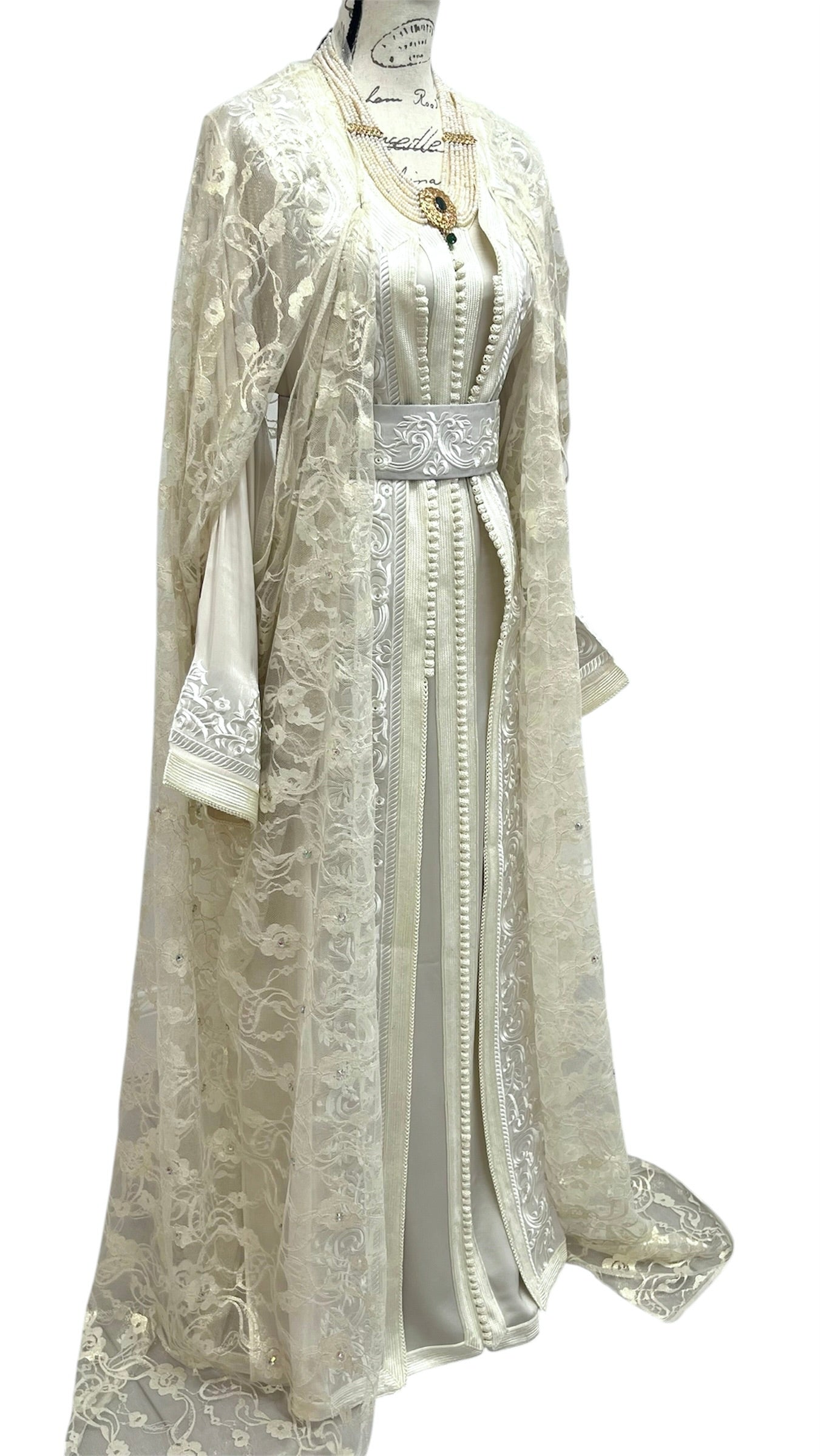 Moroccan Takchita Dress – Cream Embroidered Two-piece Wedding Caftan