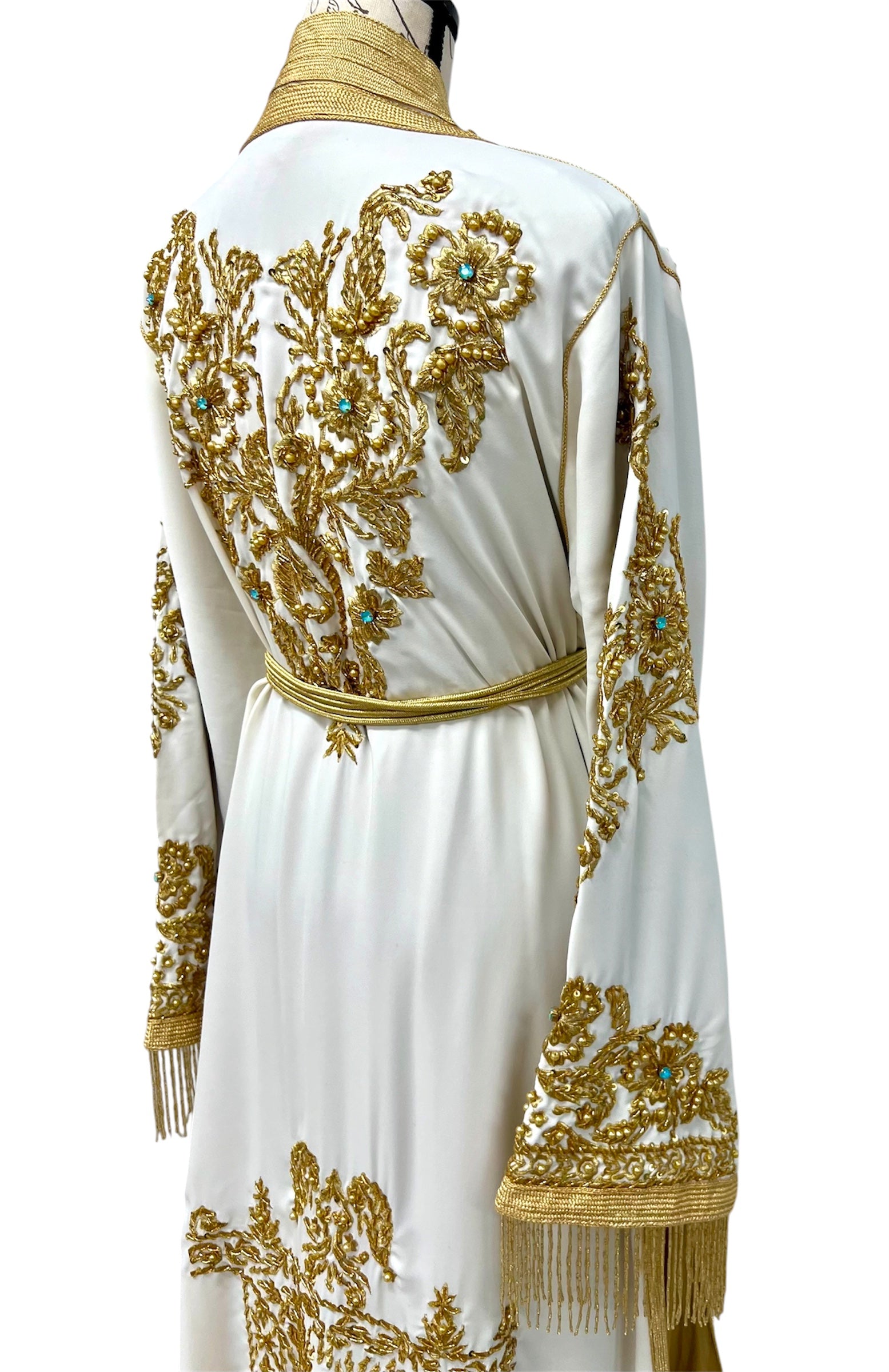 Amnah Moroccan Bridal Takchita – White & Gold Hand-Beaded Plus Size Wedding Caftan