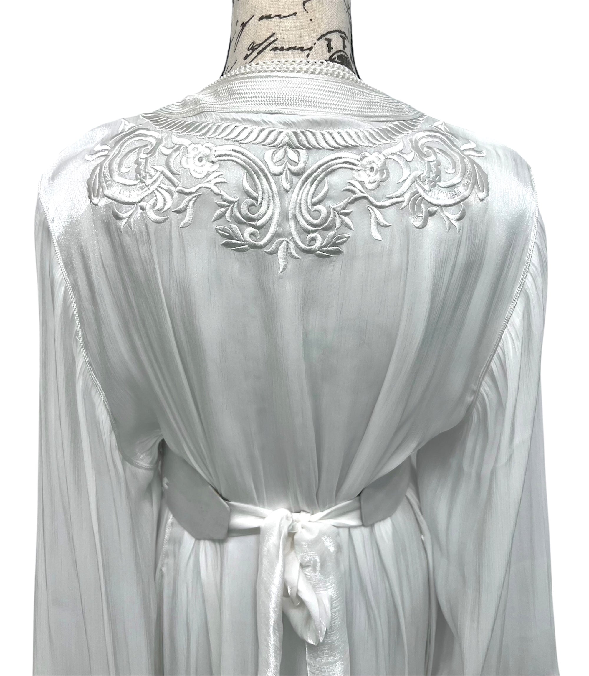 Moroccan Takchita Dress – White Embroidered Two-piece Wedding Caftan