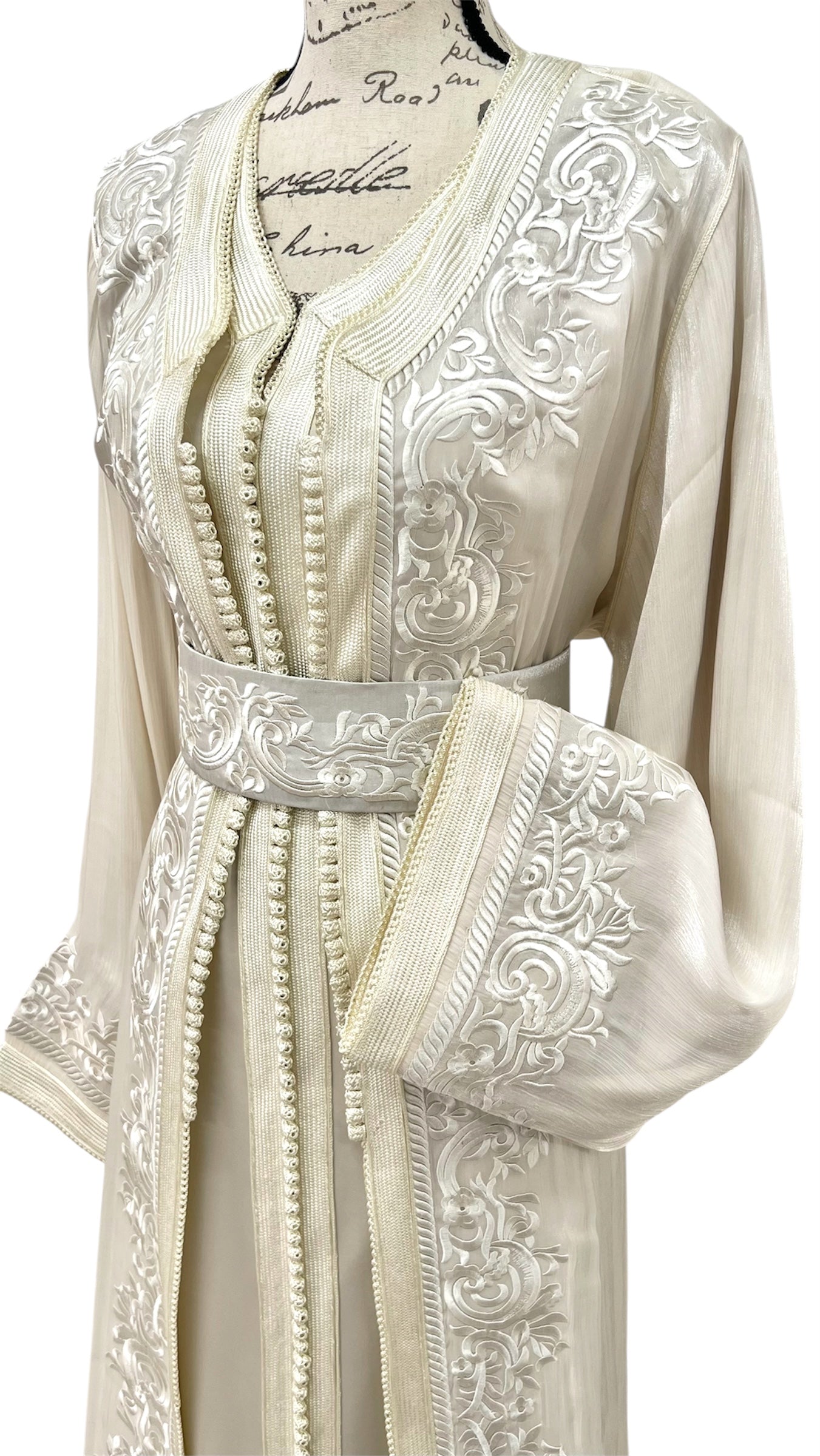 Moroccan Takchita Dress – Cream Embroidered Two-piece Wedding Caftan