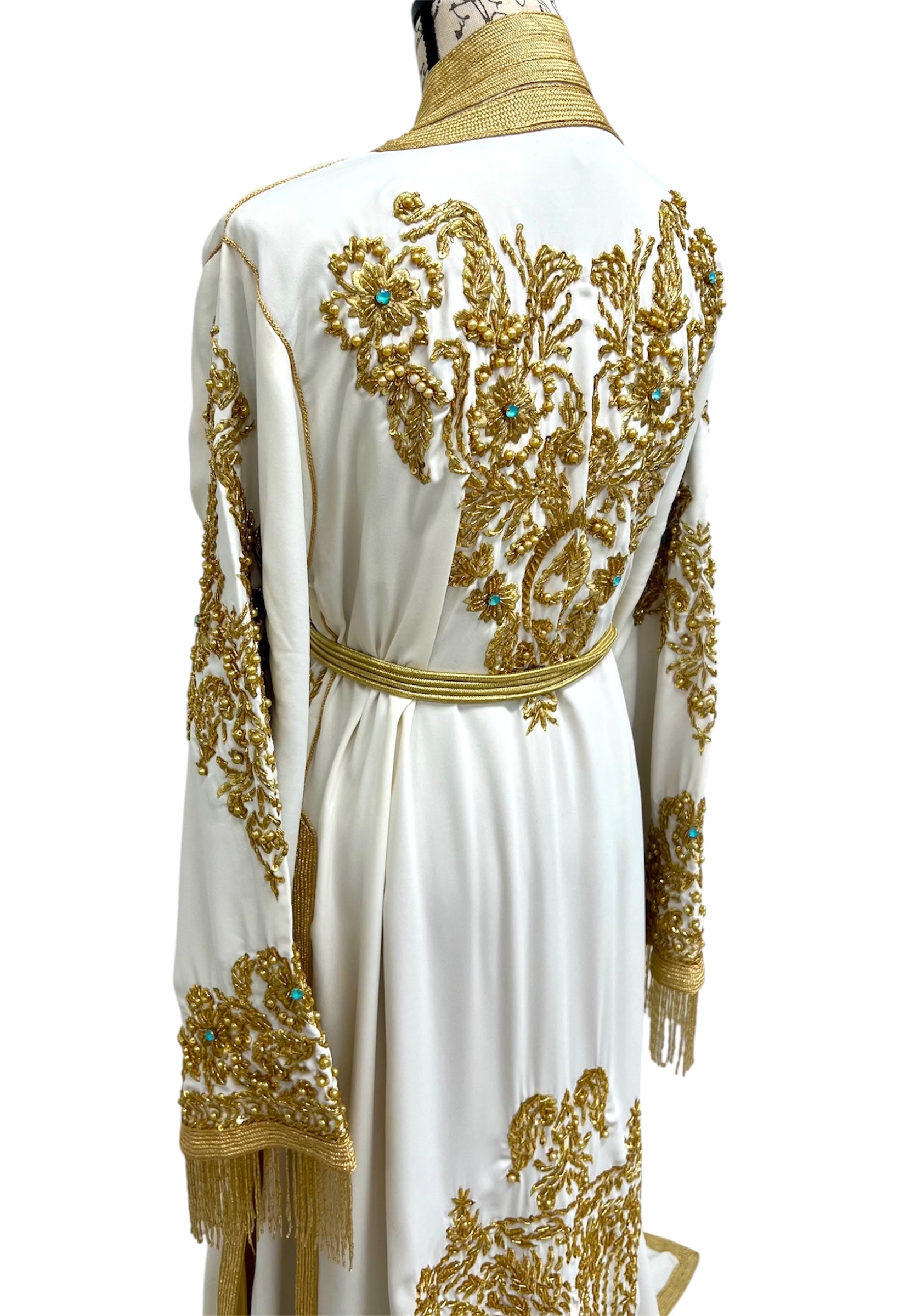 Amnah Moroccan Bridal Takchita – White & Gold Hand-Beaded Plus Size Wedding Caftan