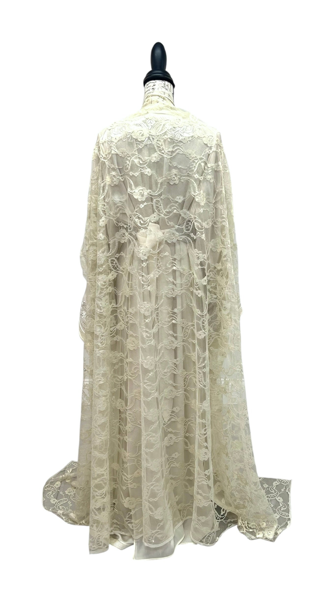 Moroccan Takchita Dress – Cream Embroidered Two-piece Wedding Caftan