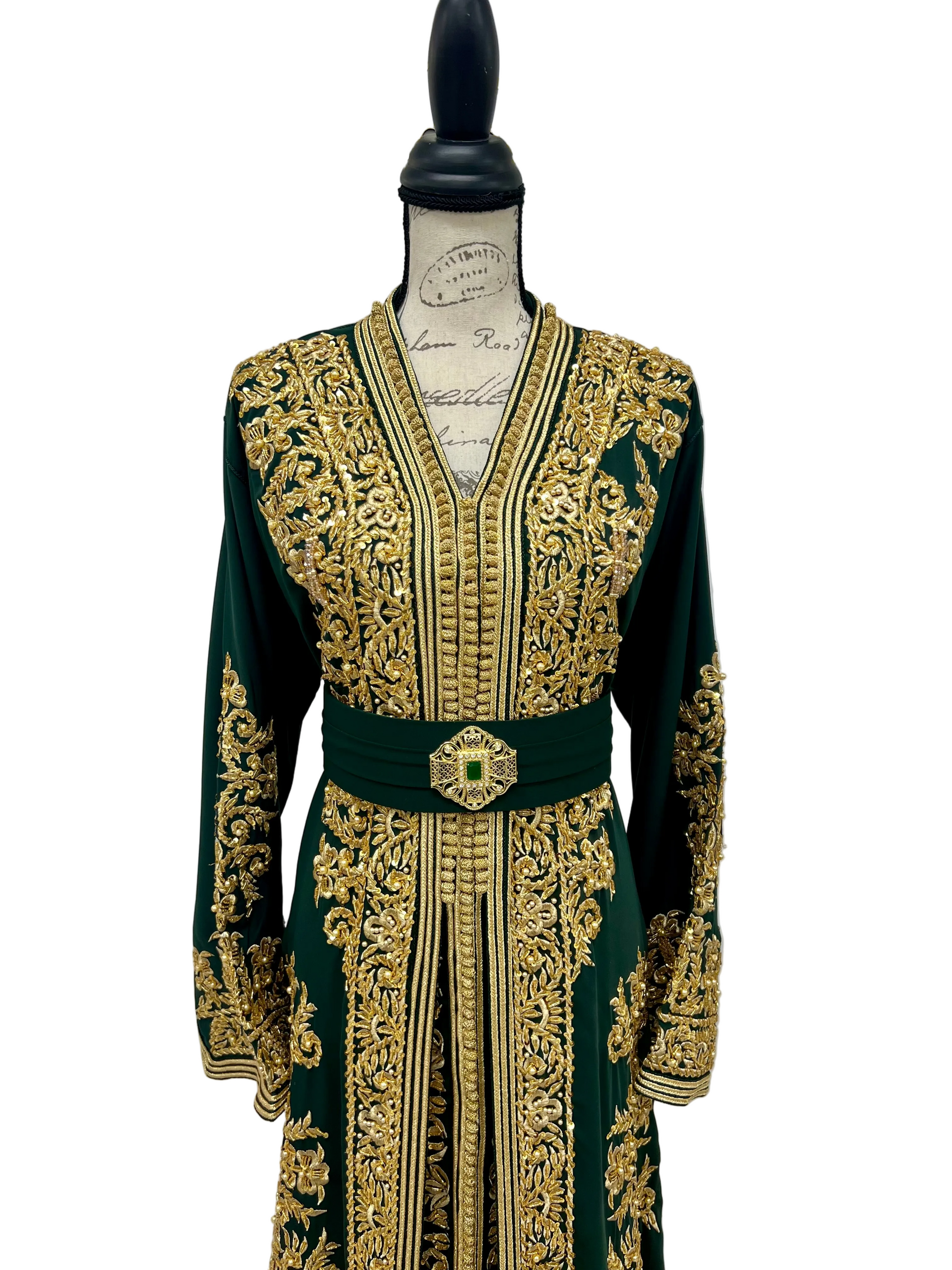 Elegant Deep Green Moroccan Takchita with Gold Embroidery and Beaded Veil