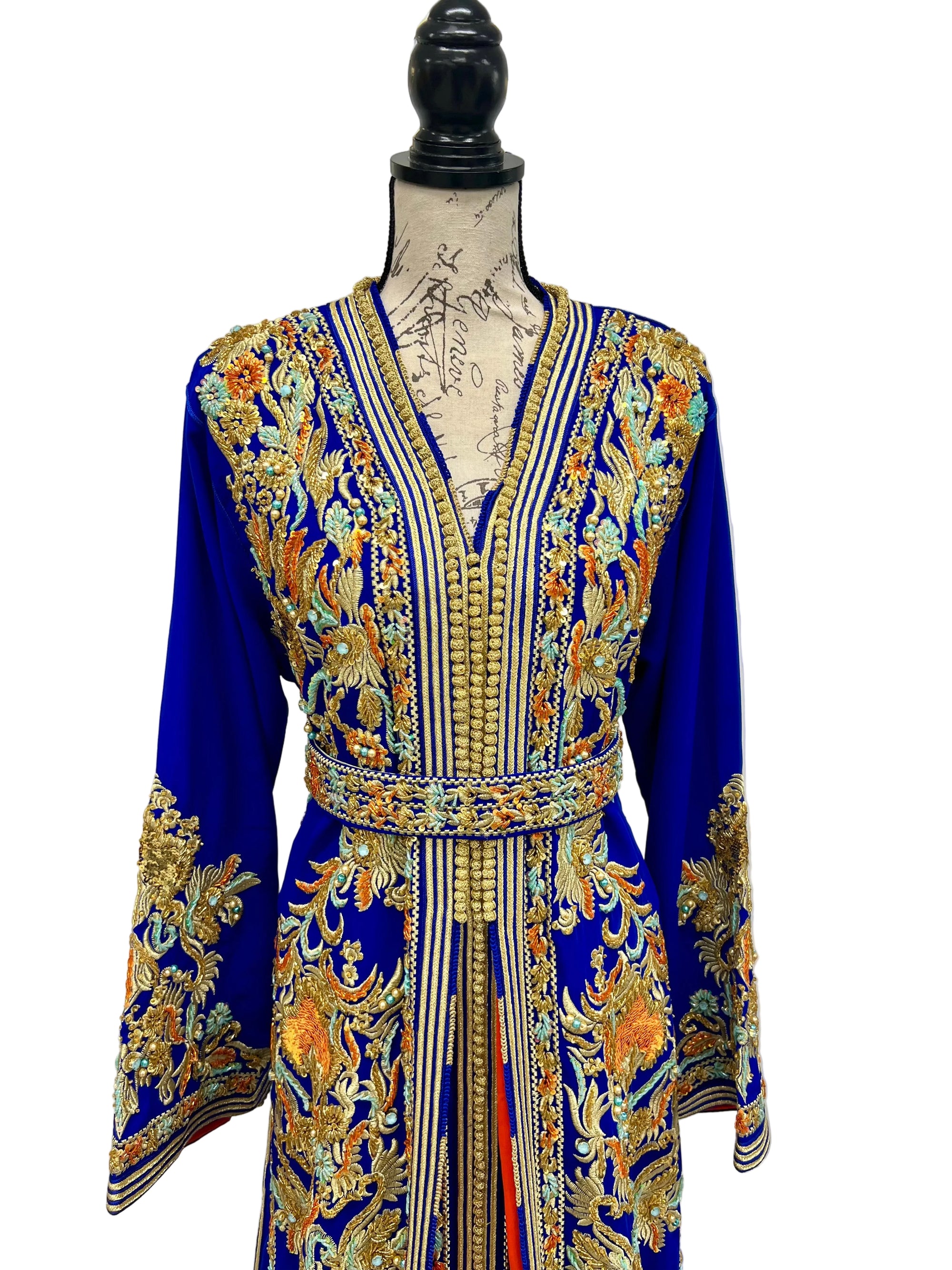 Luxuriöser Königlich Blauer Marokkanischer Kaftan mit Stickereien und Perlenstickereien