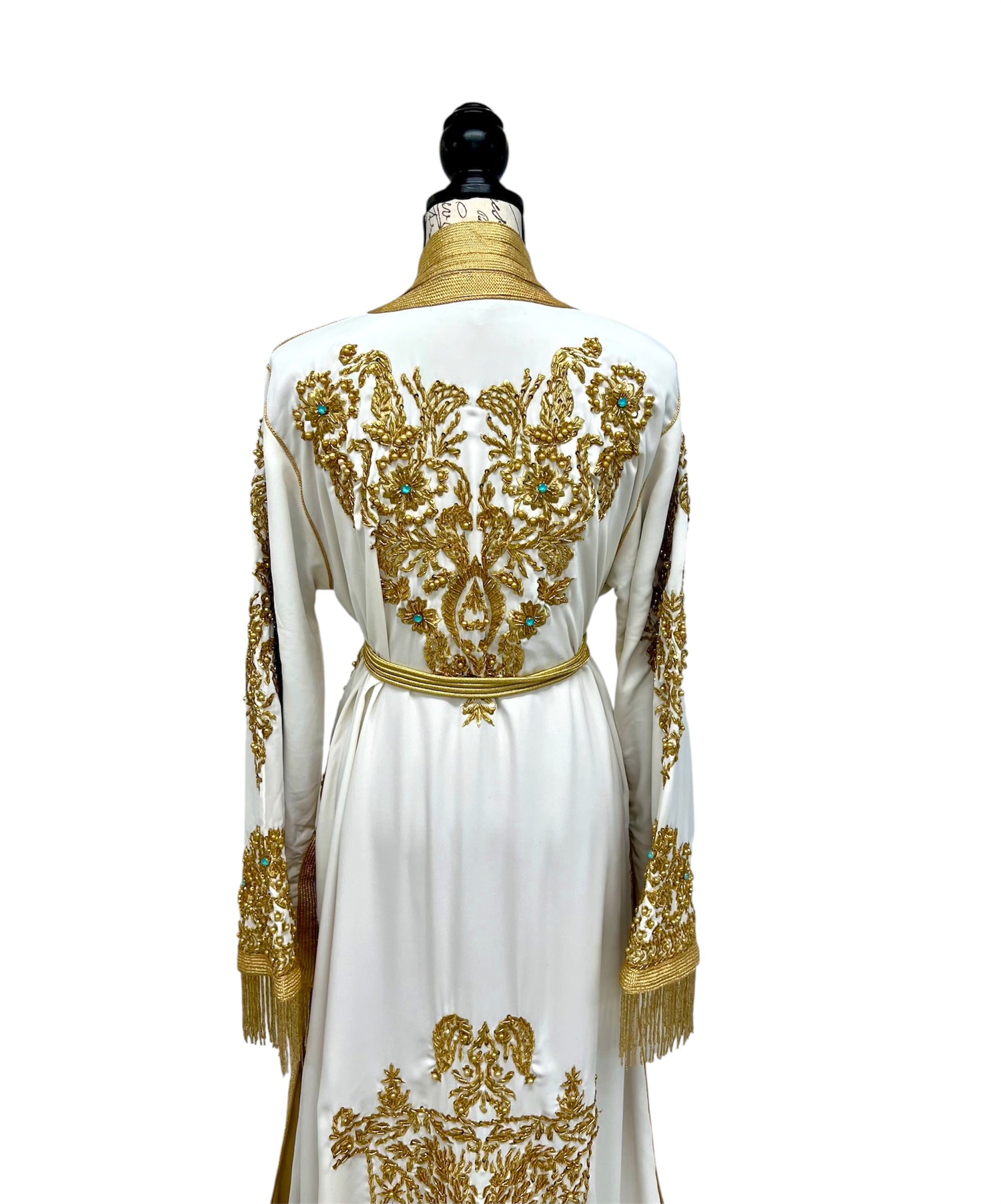 Amnah Moroccan Bridal Takchita – White & Gold Hand-Beaded Plus Size Wedding Caftan