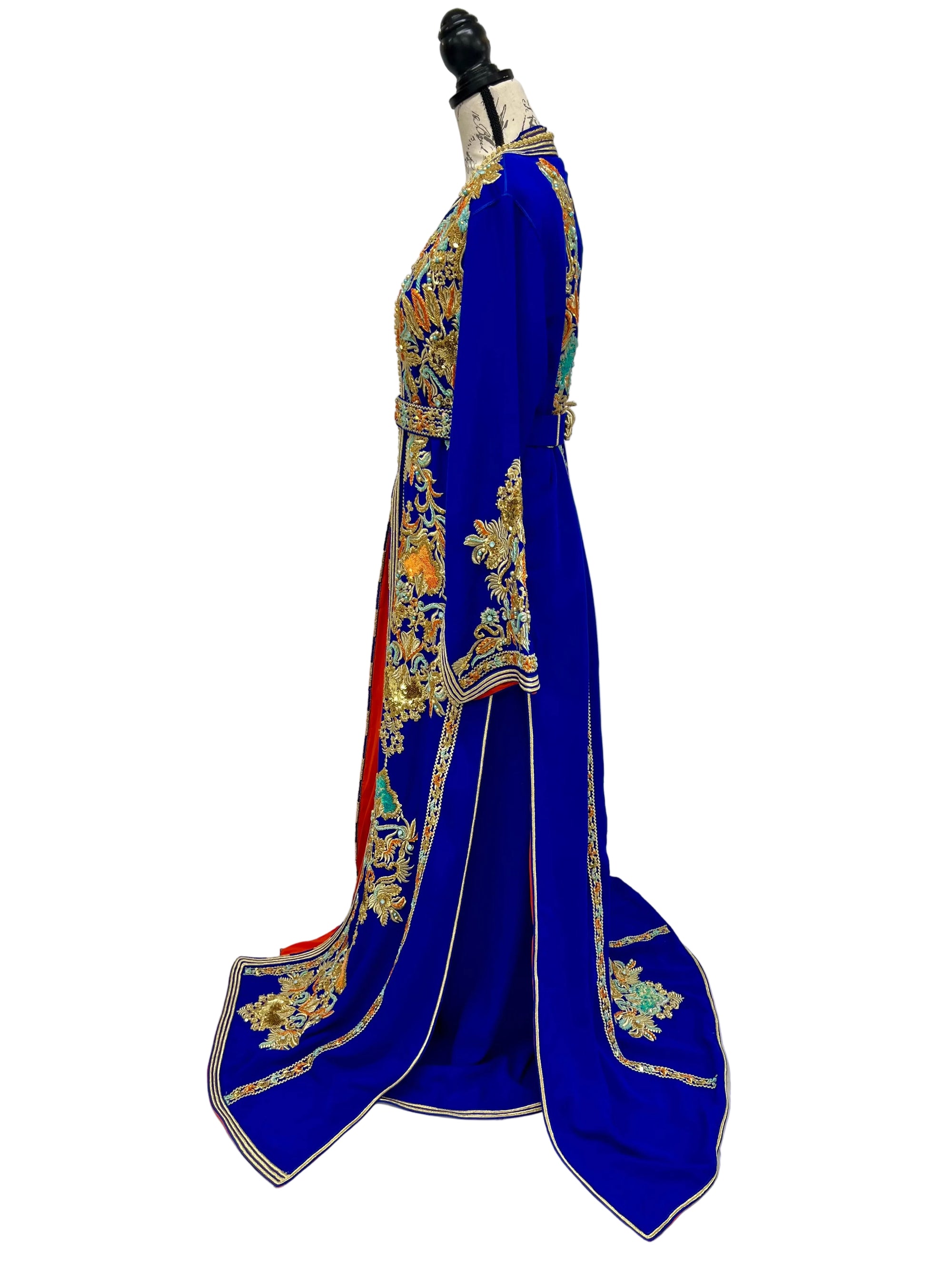 Luxuriöser Königlich Blauer Marokkanischer Kaftan mit Stickereien und Perlenstickereien