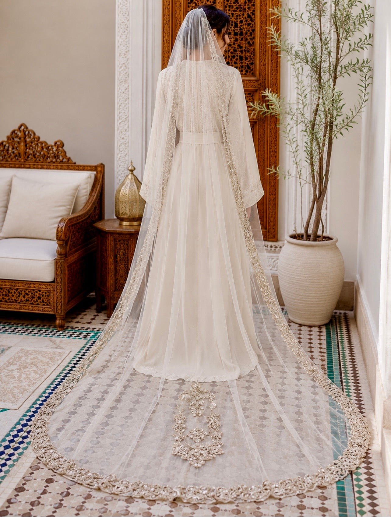 Off-White Takchita aus Organza