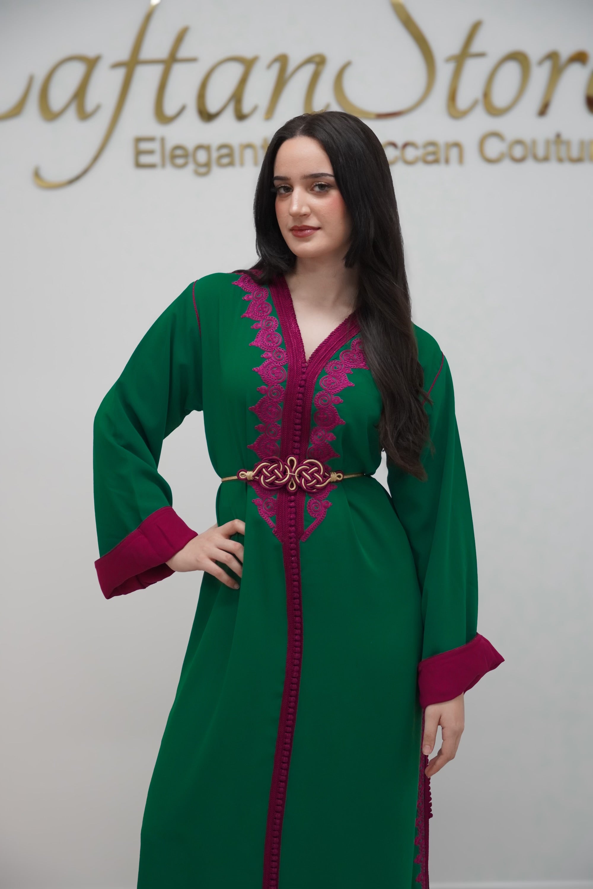 Chic Green Caftan with Fuchsia Embroidery