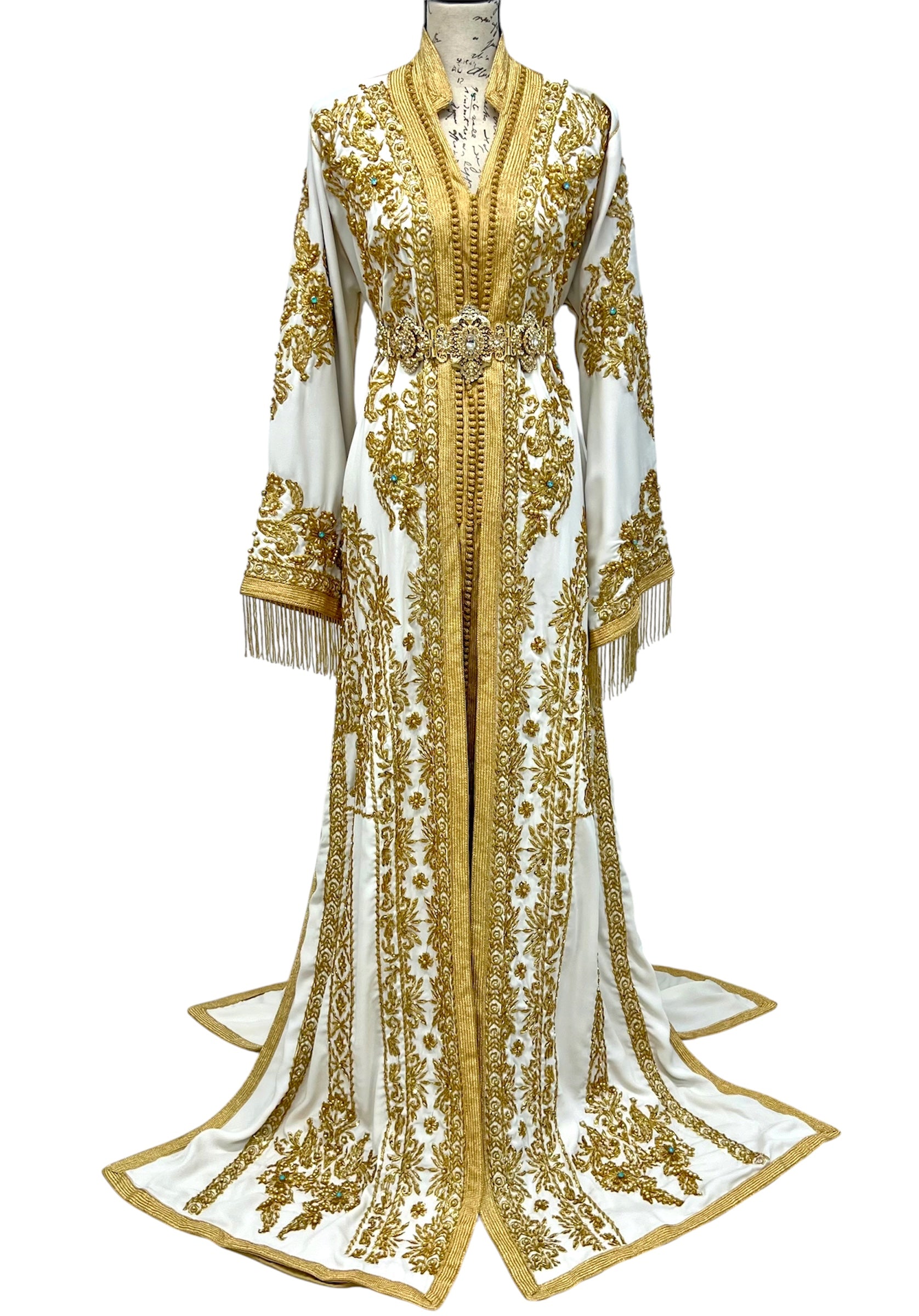 Amnah Moroccan Bridal Takchita – White & Gold Hand-Beaded Plus Size Wedding Caftan