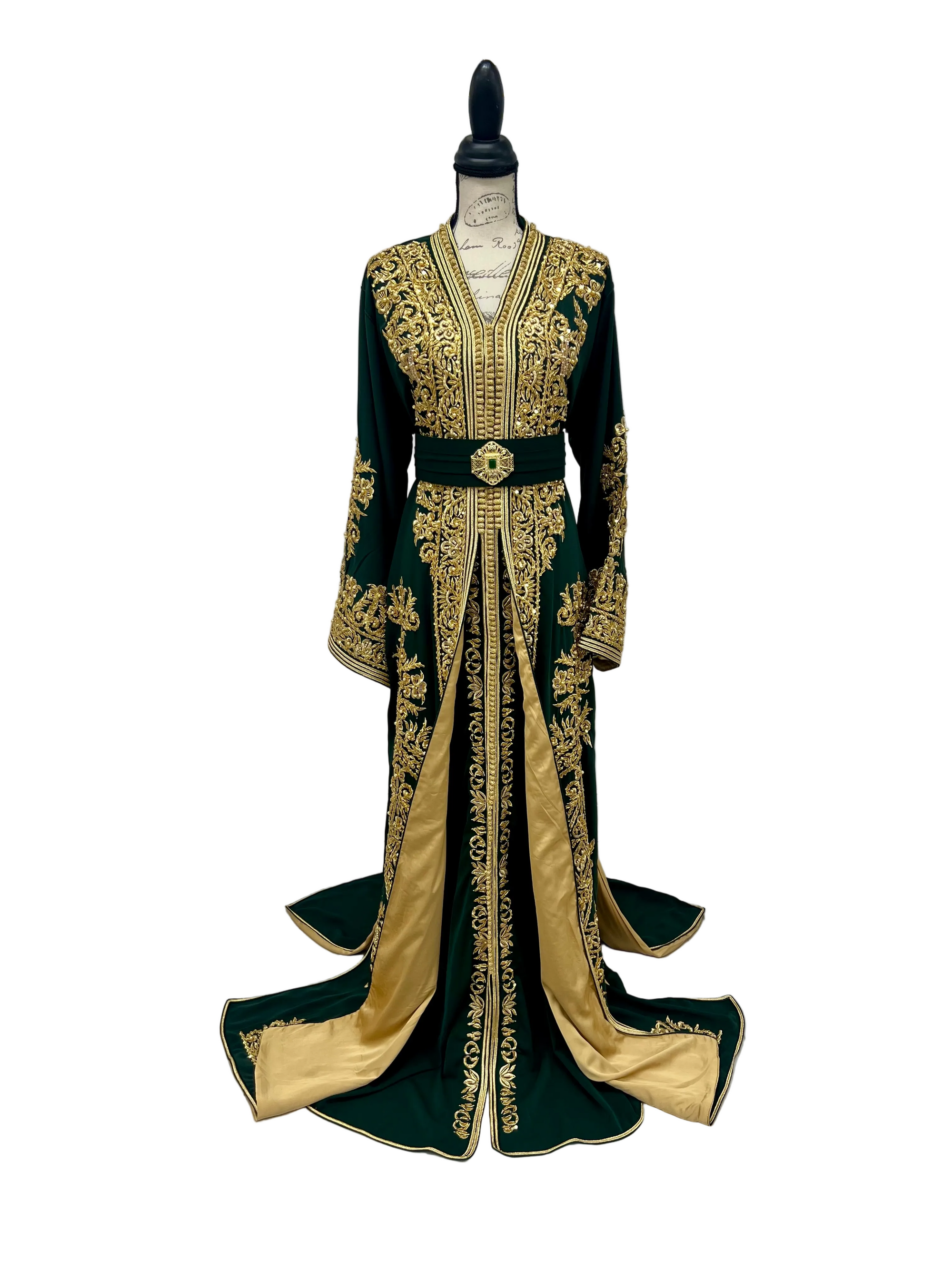 Elegant Deep Green Moroccan Takchita with Gold Embroidery and Beaded Veil