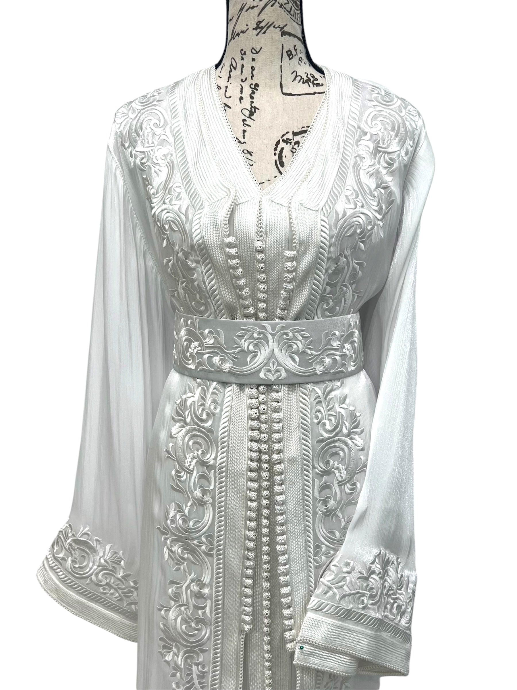 Moroccan Takchita Dress – White Embroidered Two-piece Wedding Caftan