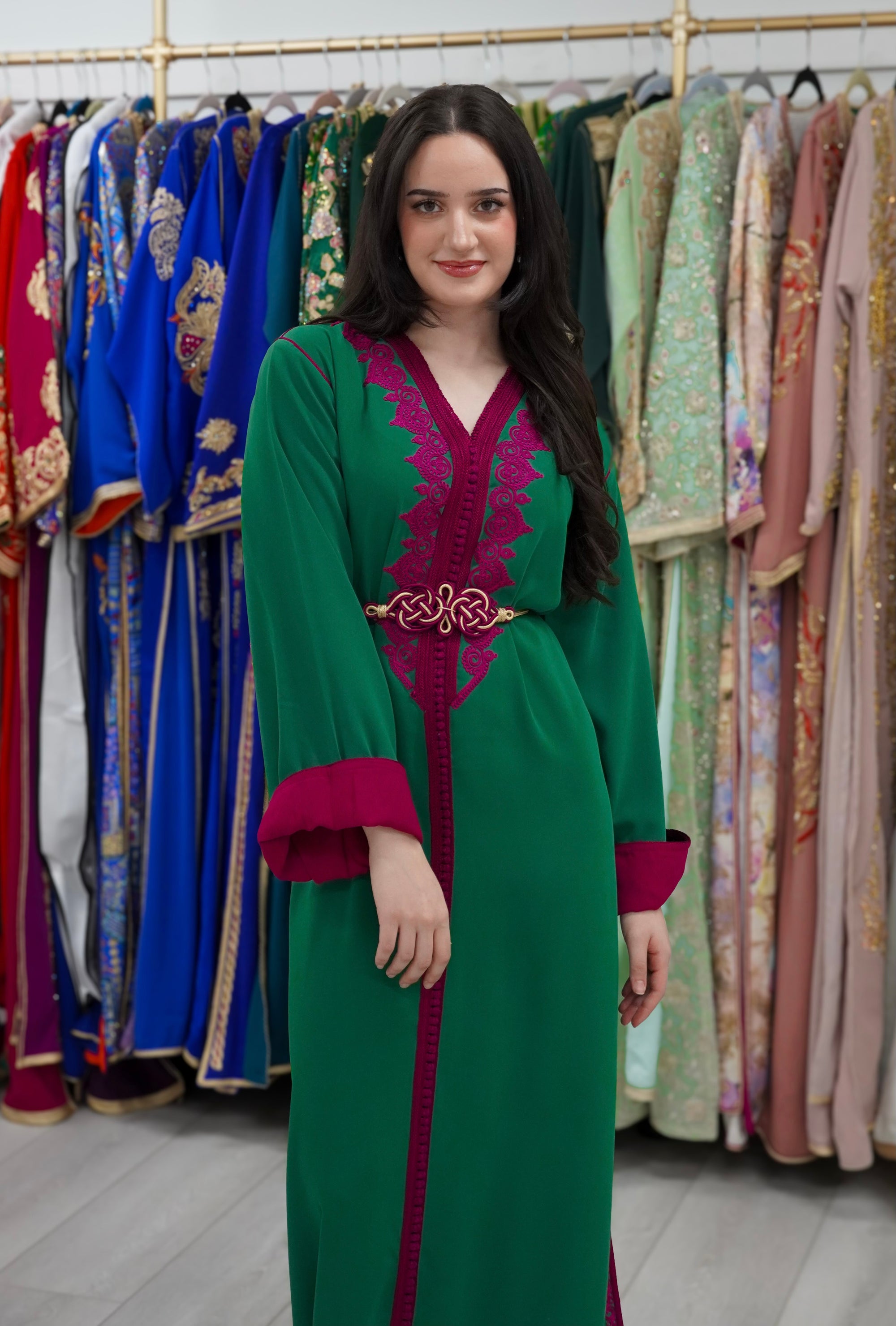 Chic Green Caftan with Fuchsia Embroidery
