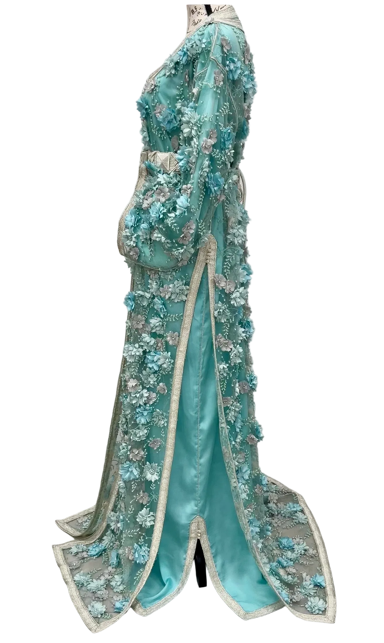 Luxury 3D Floral Moroccan Caftan | Hand-Beaded Two-Piece Tulle Takchita