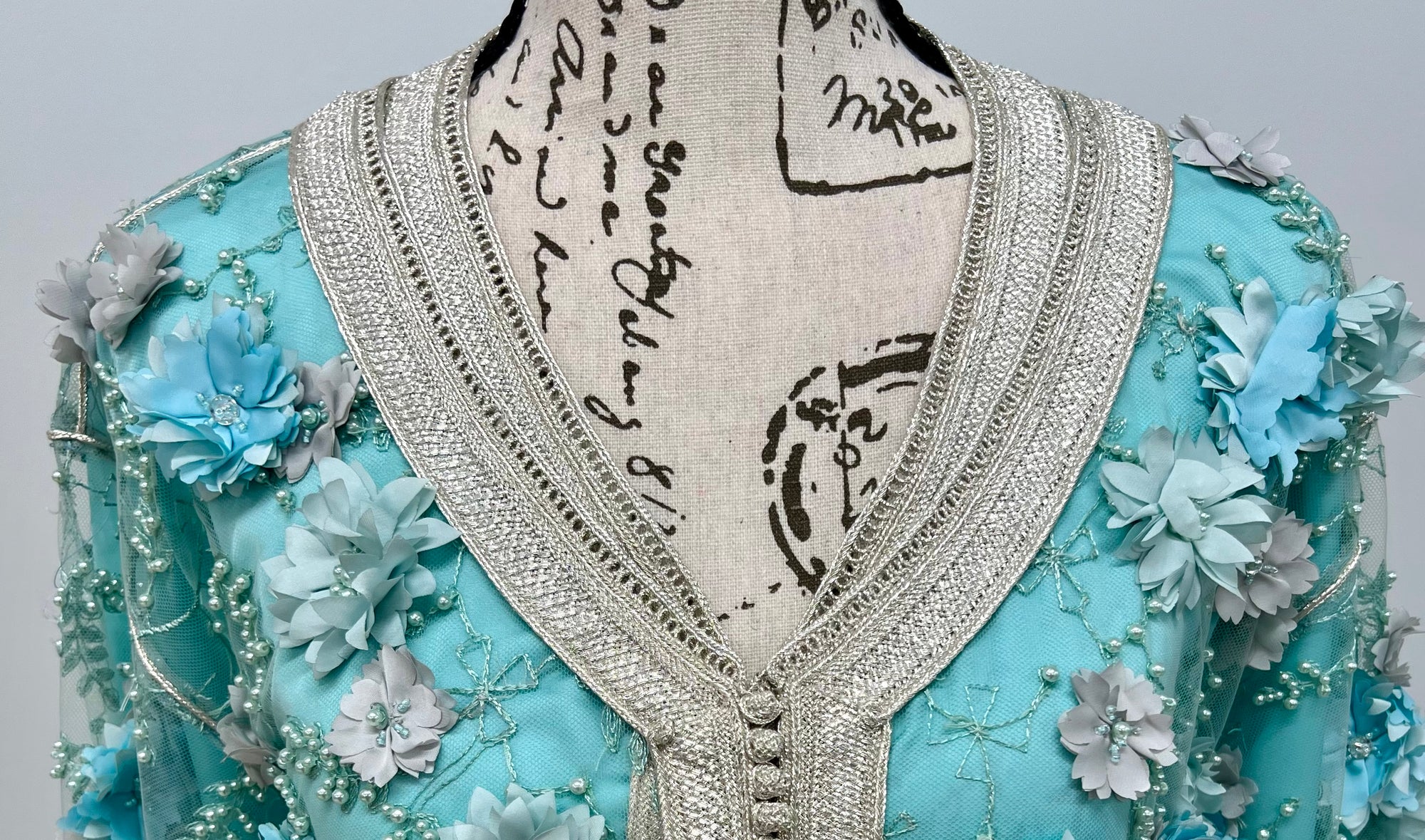 Luxury 3D Floral Moroccan Caftan | Hand-Beaded Two-Piece Tulle Takchita