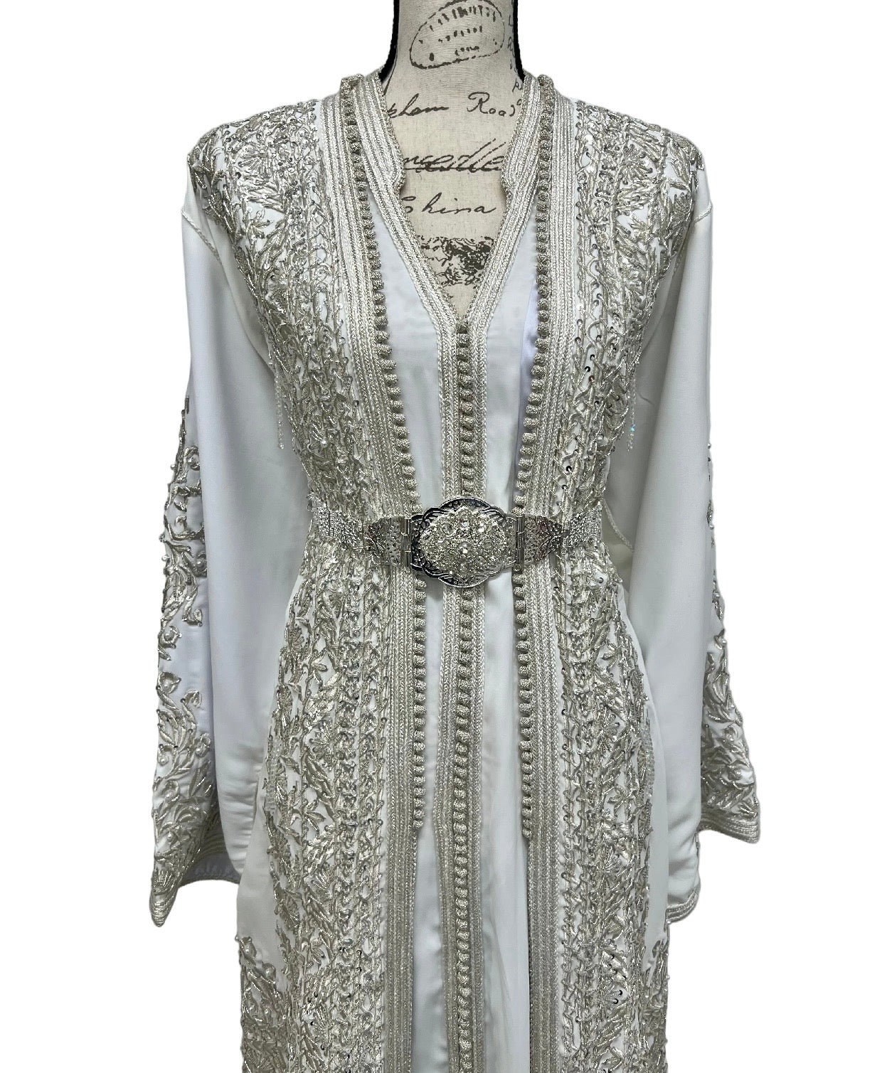 Moroccan Wedding Dress – White Embroidered Bridal Caftan