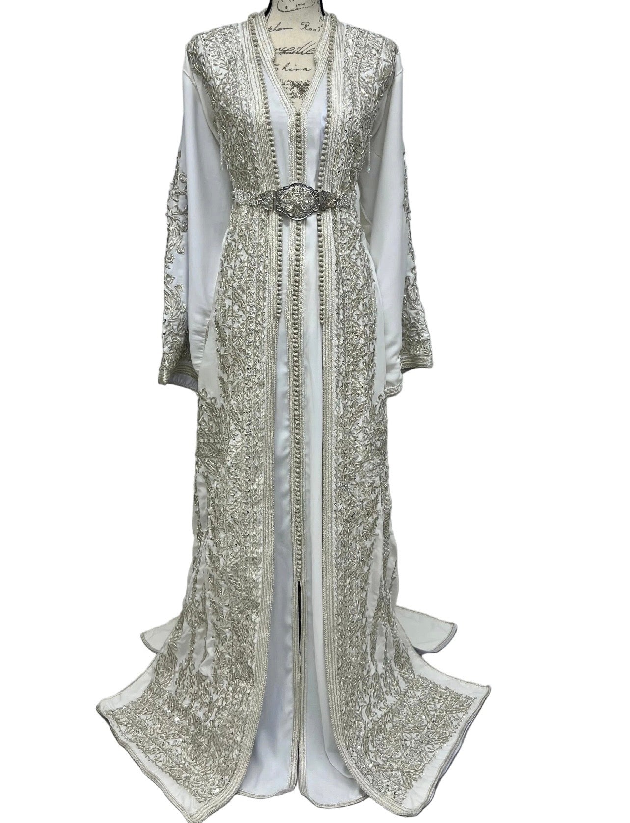 Moroccan Wedding Dress – White Embroidered Bridal Caftan